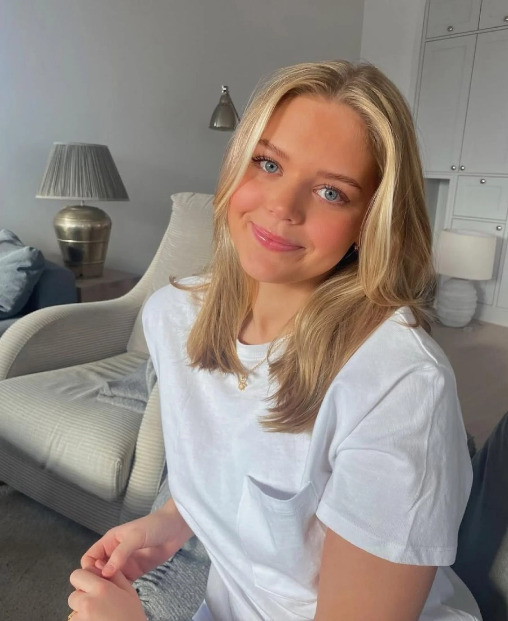 Мадина, 22 лет, 169 см, 1