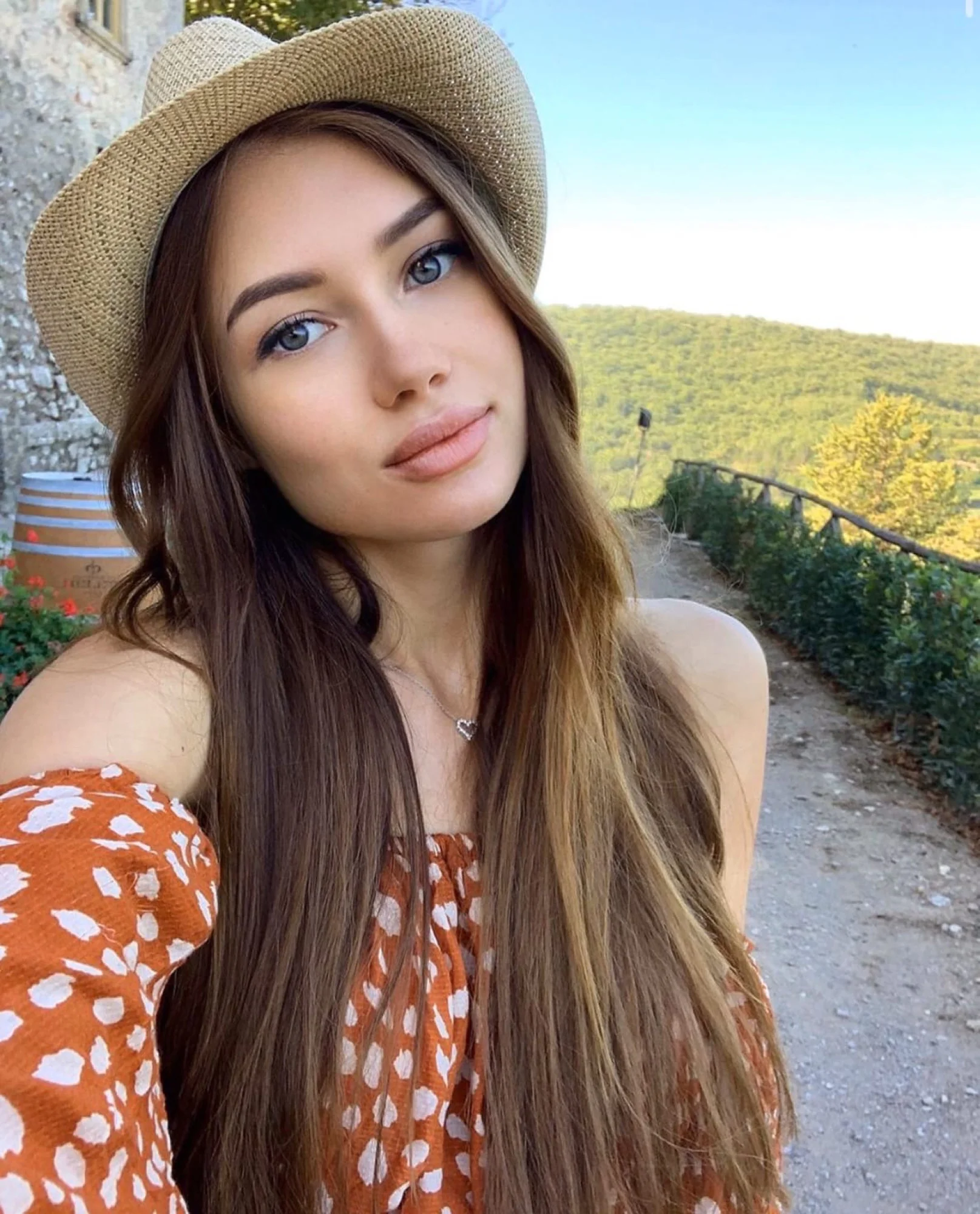 Тайна, 23 лет, 168 см, 2